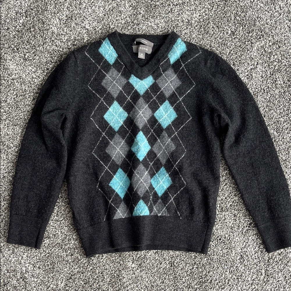 Merona V-Neck Sweater with Black and Blue Argyle